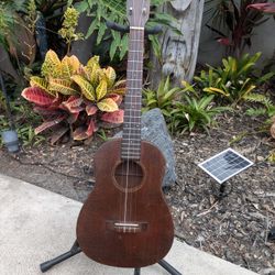 Vintage Favilla Baritone Ukulele 