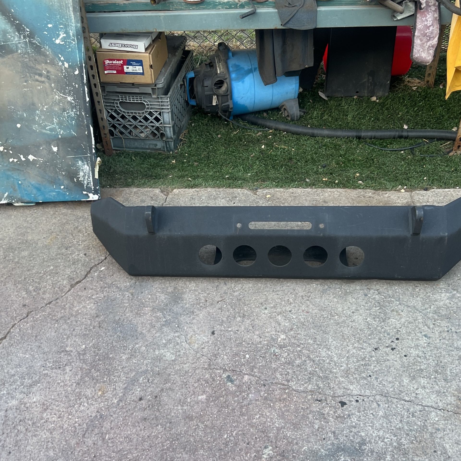 Front bumper for a 2017