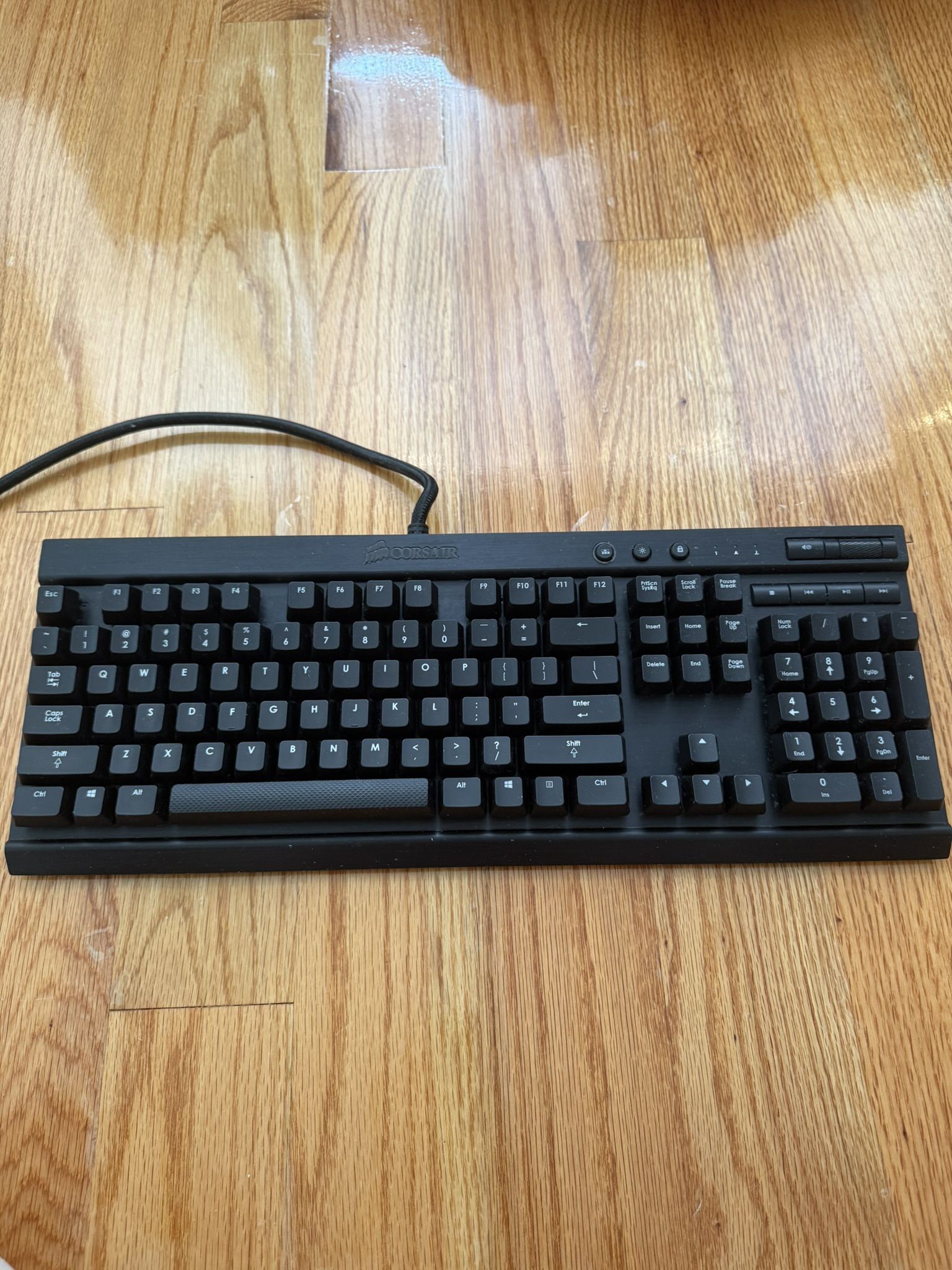 Corsair keyboard - red rgb