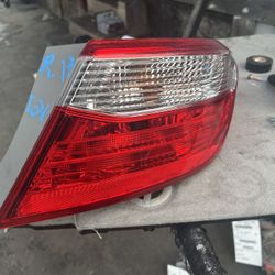 2013 - 2015 Toyota Camry Tail Light Tail Lamp Passenger Side