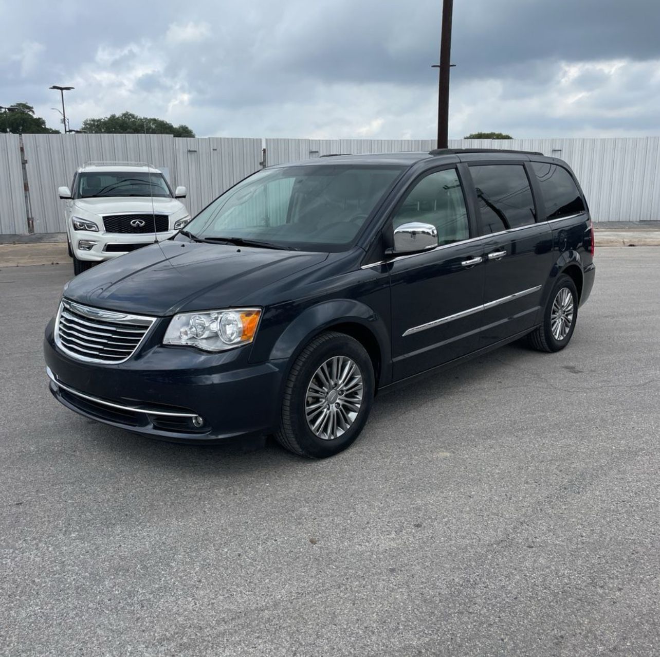2014 Chrysler Town & Country