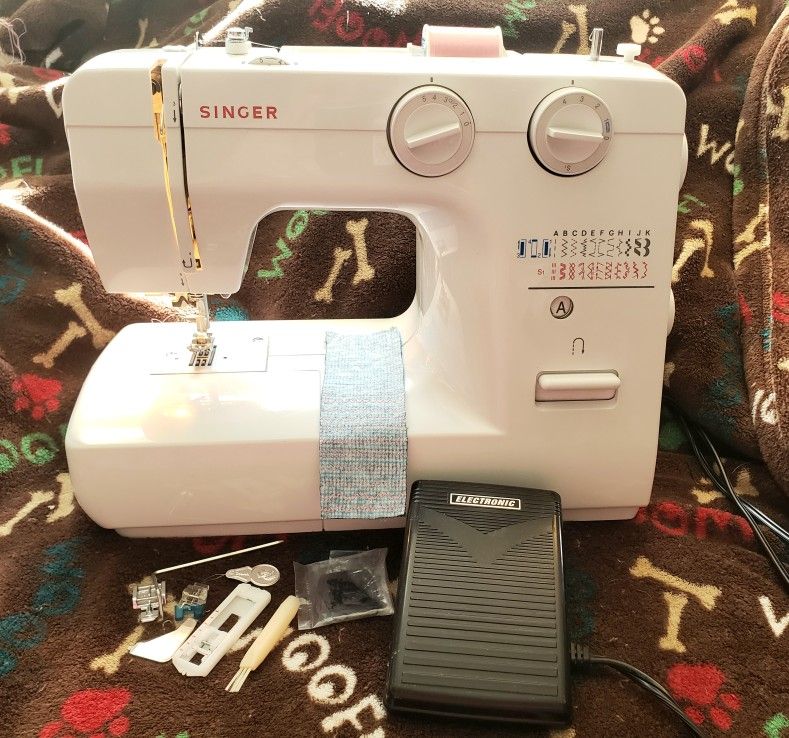 Singer 1120 Sewing Machine