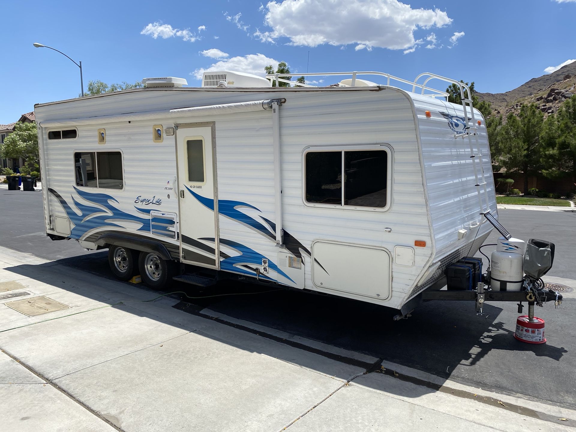 2006 Weekend Warrior Super Lite Toy Hauler 28ft FS2300