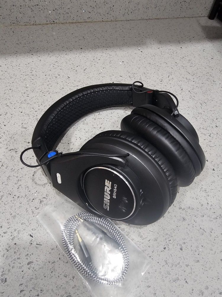 Shure SRH840 Professional Wired Monitoring Headphones