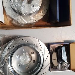 Ford F-150 Rear disc brake Rotors and pads