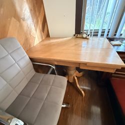 Desk / Chair - Free 