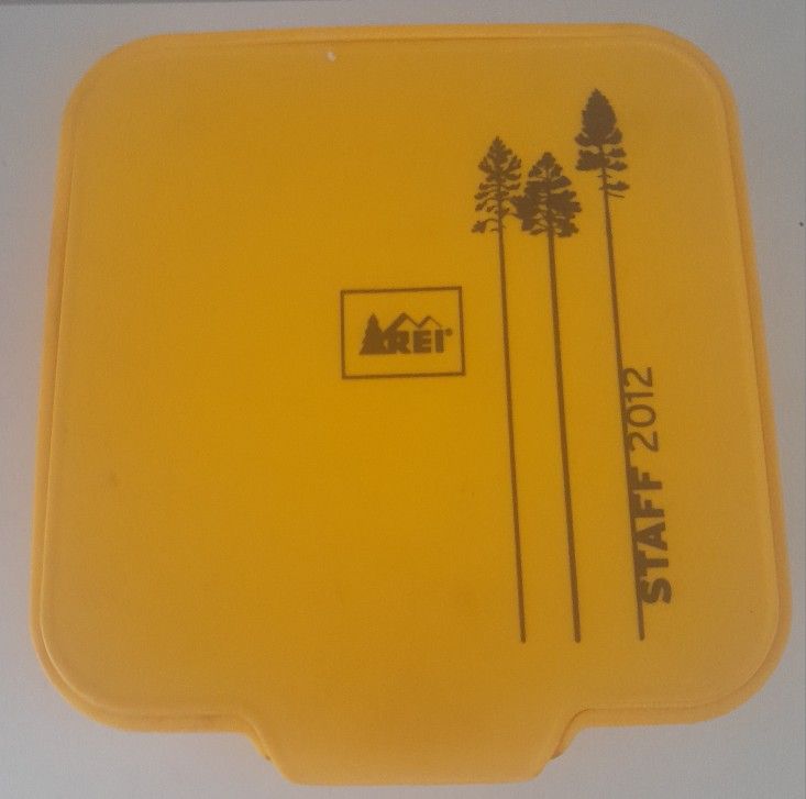 REI 4 place setting bowl cup plate Fork knives spoon