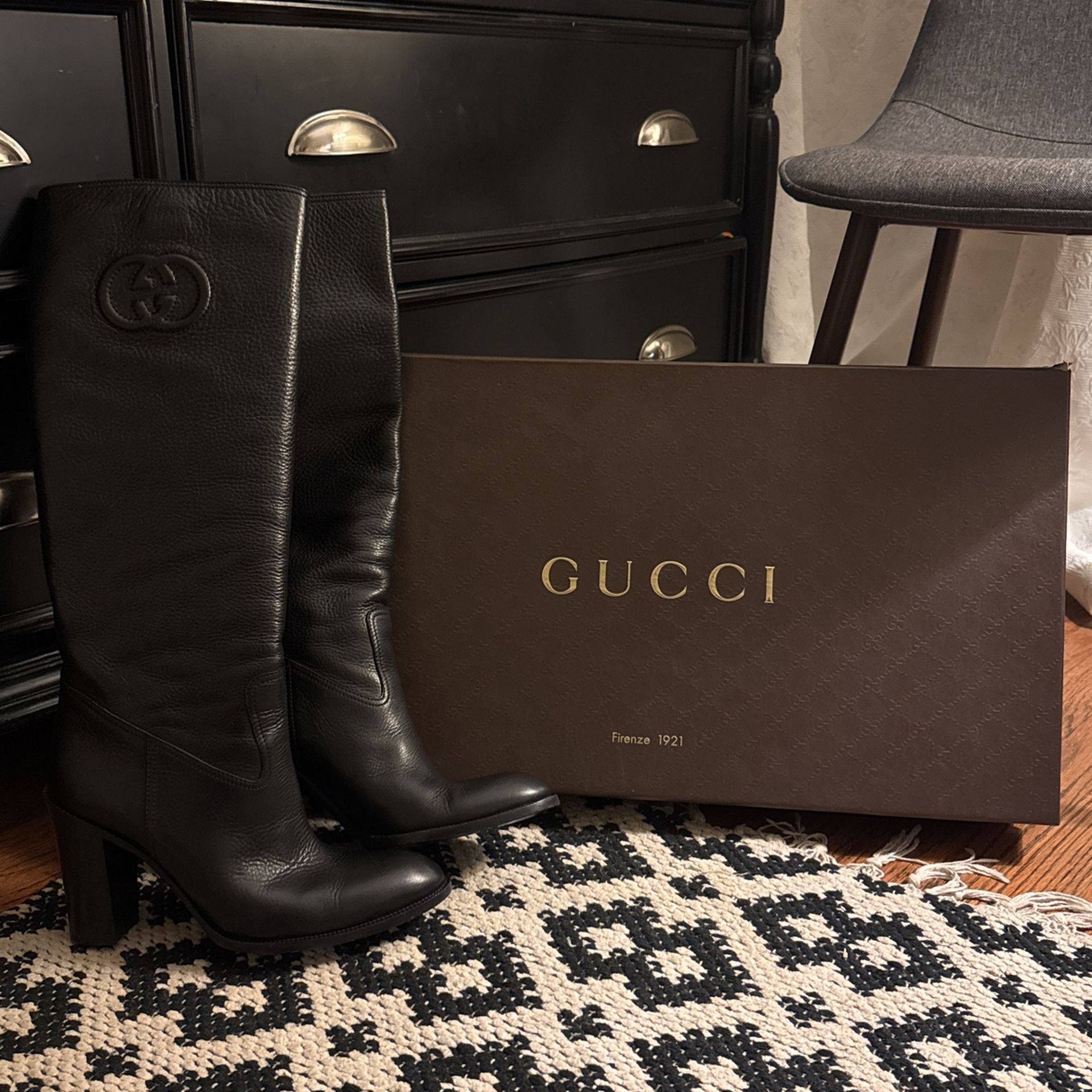Gucci Black Leather Boots 39