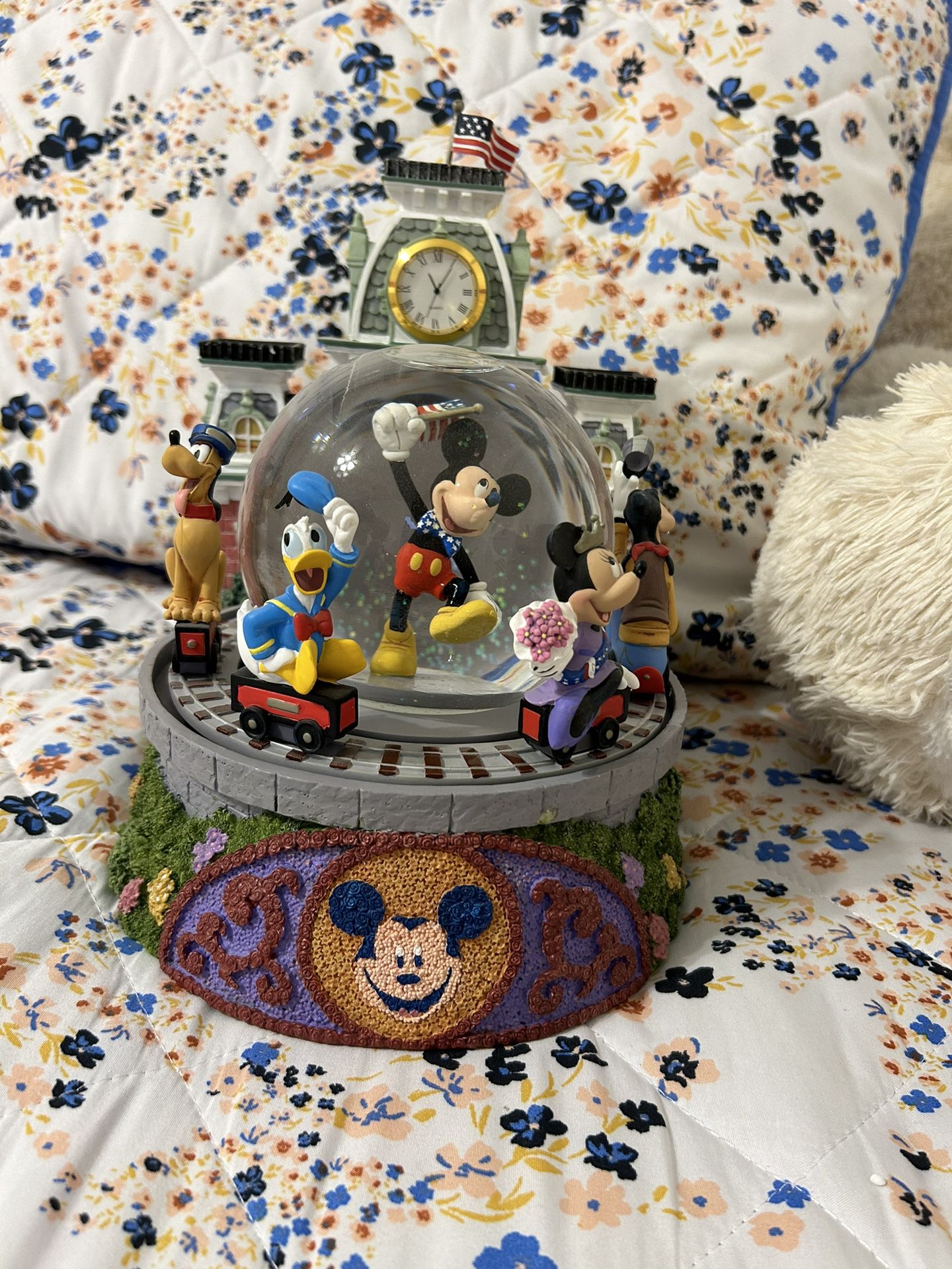 Vintage Mickey Mouse Train Rotation 