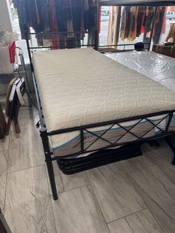 Twin bed / cama twin individual