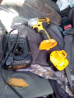 DeWalt Cordless Impact Driver with Battery and Charger