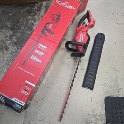 Milwaukee M18 FUEL 18-Volt 24 in. Brushless Cordless Battery Powered Hedge Trimmer (Tool-Only)