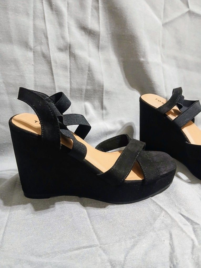 Torrid Women's Size 8 WW Black Velvet Stretch Strap Wedges Heels
