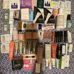 Beauty Samples  Plus Makeup’ Bag 23$