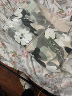 Camo zip up denim tear size medium