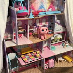 Large Barbie Dream House