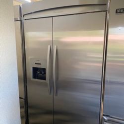 48” THERMADOR BUILT IN REFRIGERATOR WITH WATER AND ICE DISPENSER