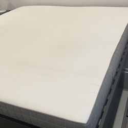 King bed frame with 4 drawers/ king mattress / side tables(2)