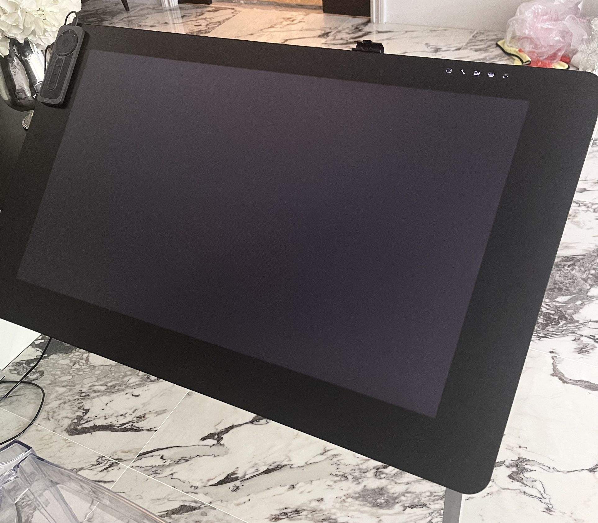 Wacom Cintiq Pro 32 Touch Screen + Ergo Stand