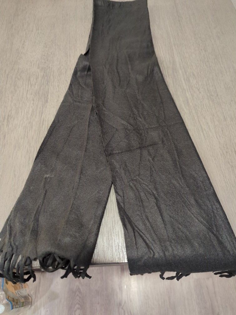 Black Scarf