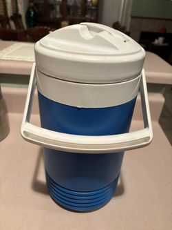 Igloo 1 gallon Water jug