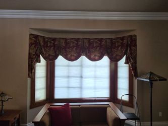 Free Decorative windows valance.  This was in a 702 model in Morrison Ranch.