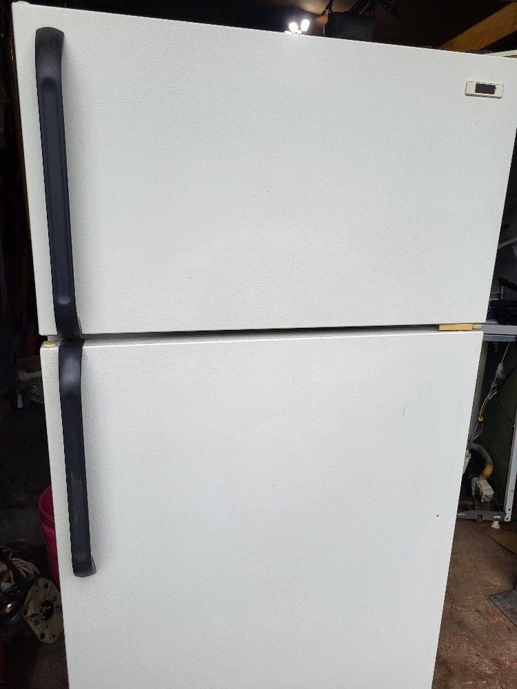 18 Cu Ft Refrigerator