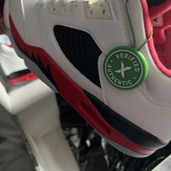 Jordan 5 Retro Low Fire Red Size: US M 11.5