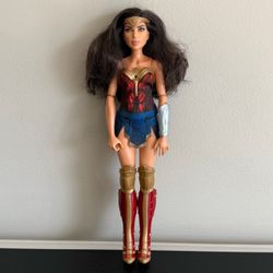 DC Comics Wonder Woman Battle Ready Doll 11.5in Mattel Articulated 2017