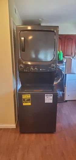 GE Unitized Spacemaker® 3.8 cu. ft. Capacity Washer with Stainless Steel Basket and 5.9 cu. ft. Capacity Gas Dryer