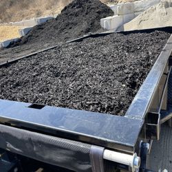 Black Wood Chips (dyed) Landscape Materials