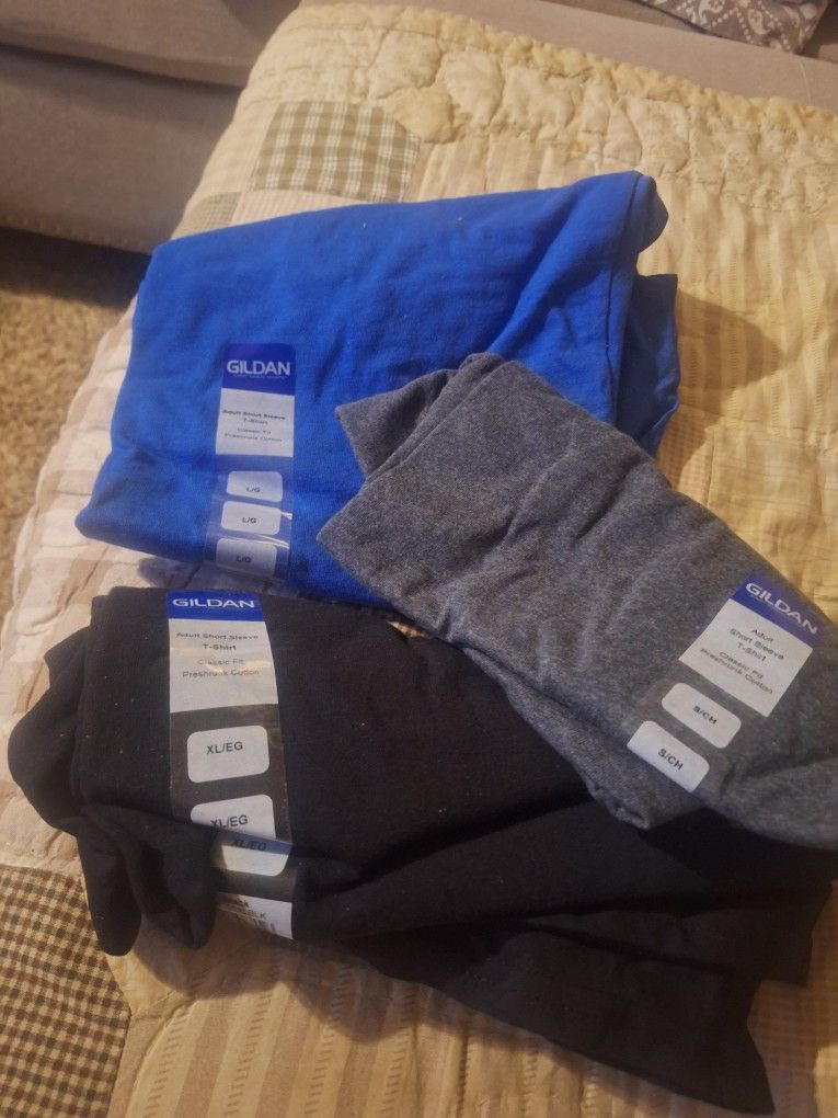 Gildan T-shirts