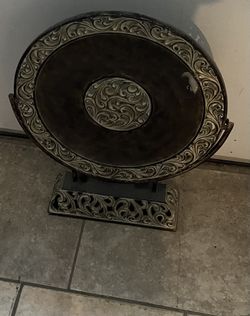 Brown Plate With Stand