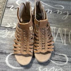 Earth Origins Bevvy leather gladiator sandals 6.5