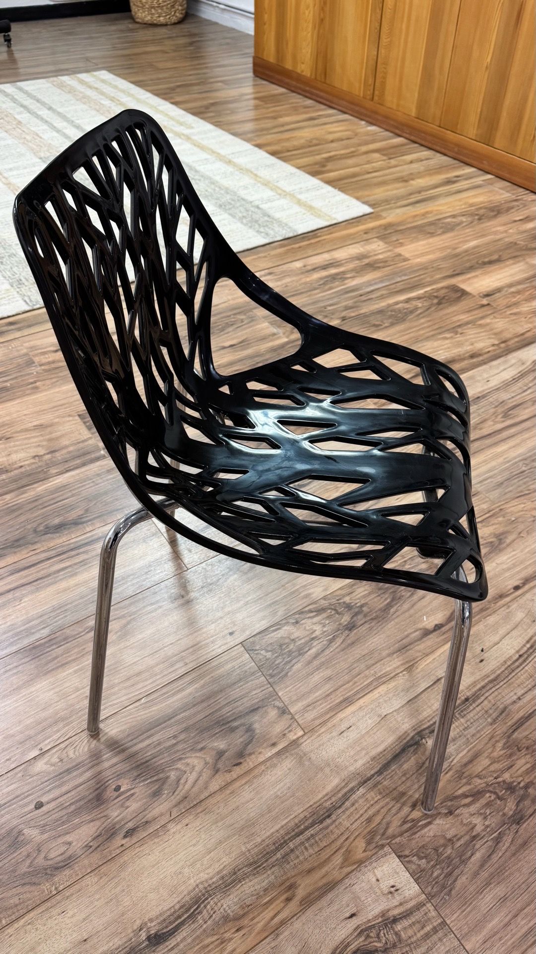 Black Vine Plastic Chair