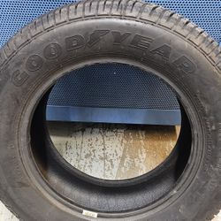 215/60R15 GoodYear Tire