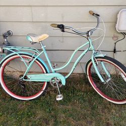 SCHWINN PERIA BIKE