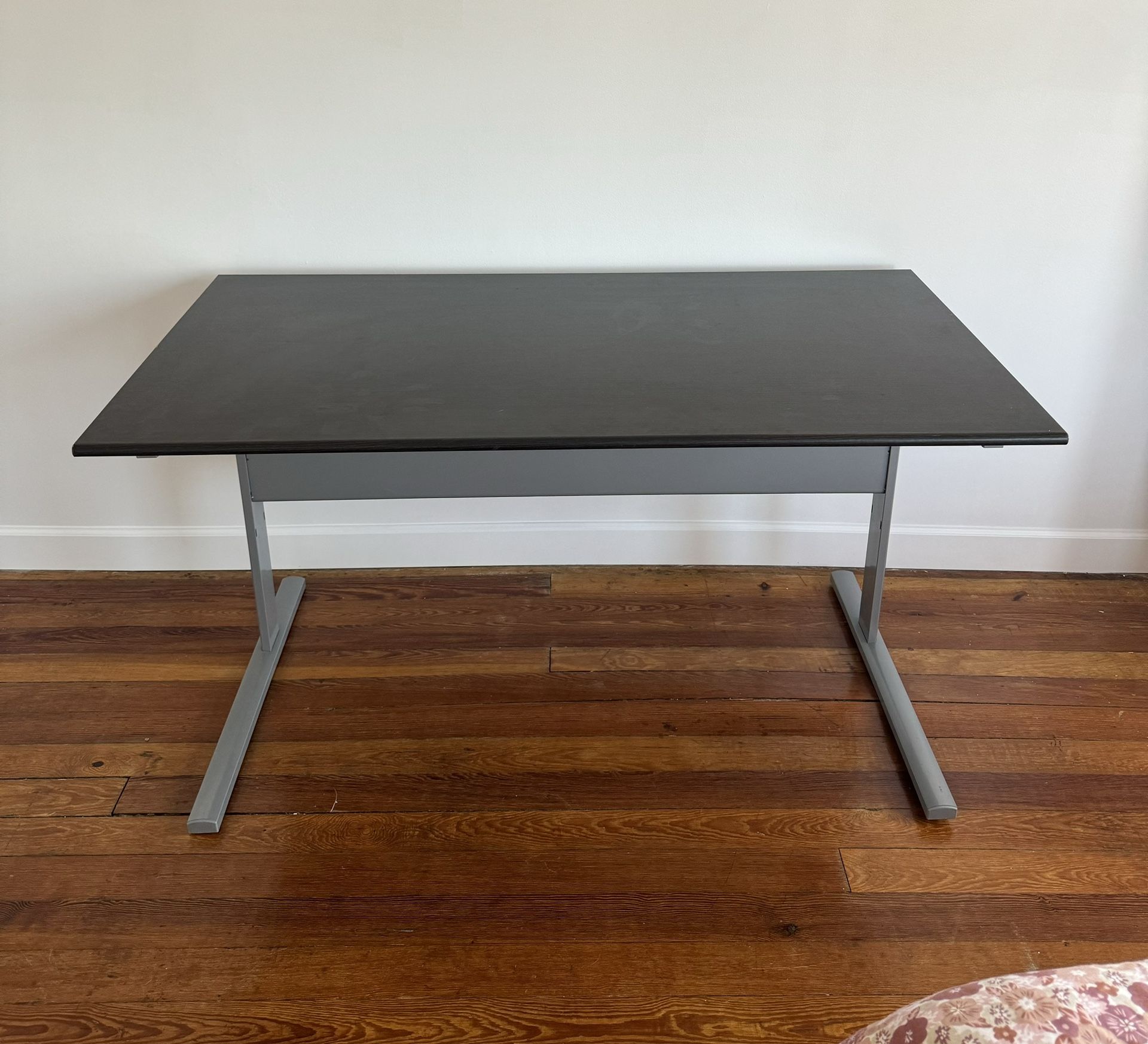 Desk / Table