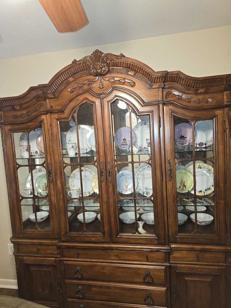 Dining room Hutch - Kincaid Solid Wood China Cabinet