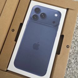 iPhone 17 pro max 1tb Unlocked Deep Blue Brand New sealed 