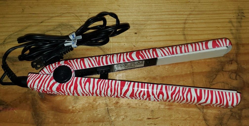 Red And White Ceramic Hair Straightener! Excellent Condition! Used