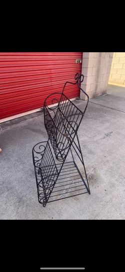 Metal Magazine Rack