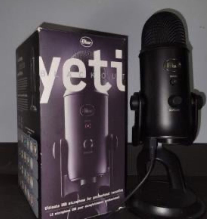 Blue Yeti Microphone- Blackout