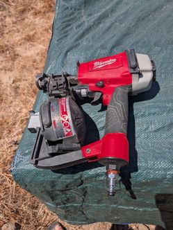Milwaukee roofing coil nail gun