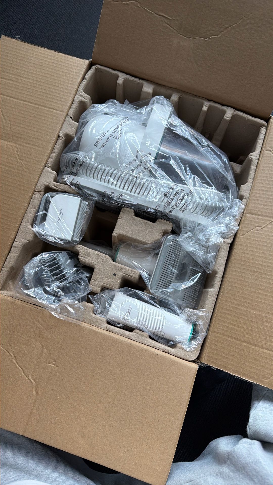 Pet Grooming Kit & Vacuum