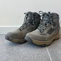 Vasque Mens Hiking Boots - Like New