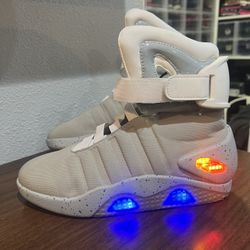 Universal Studios Back 2 The Future  Air Mags Size 11