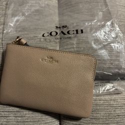 COACH WRISTLET.   NEW