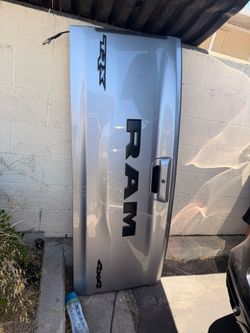 RAM BRAND NEW tailgate
