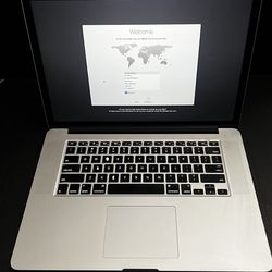 MacBook Pro 512GB 15 Inch screen
